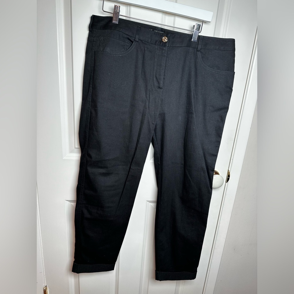 St. John Black Straight Leg Jeans